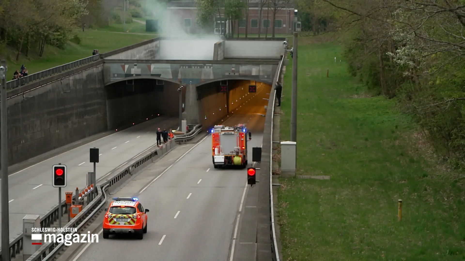Großübung Kanaltunnel - Rettungskräfte im Kanaltunnel Rendsburg