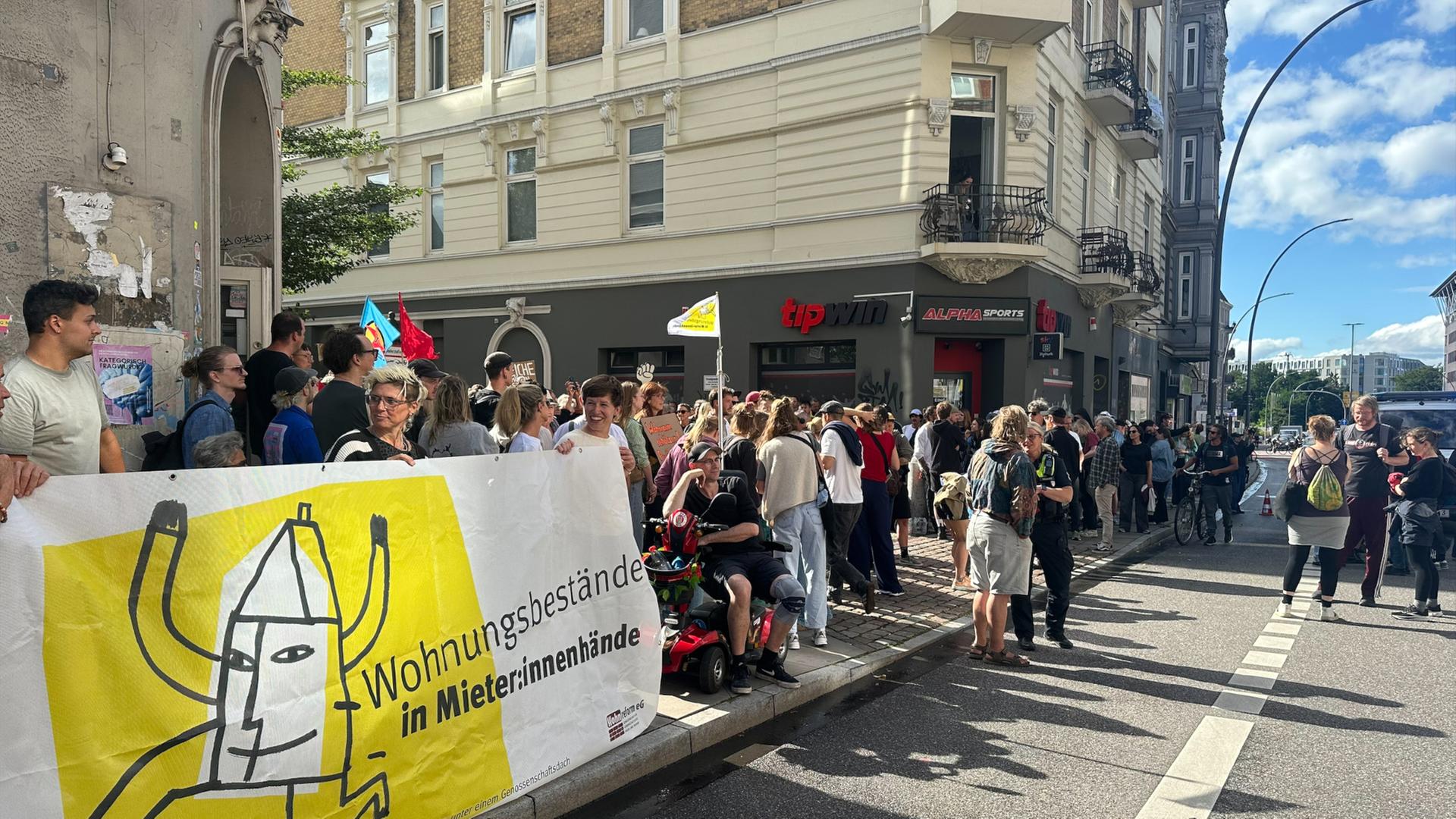 Einsturzgefahr: Heute beginnt Abriss in der Holstenstraße