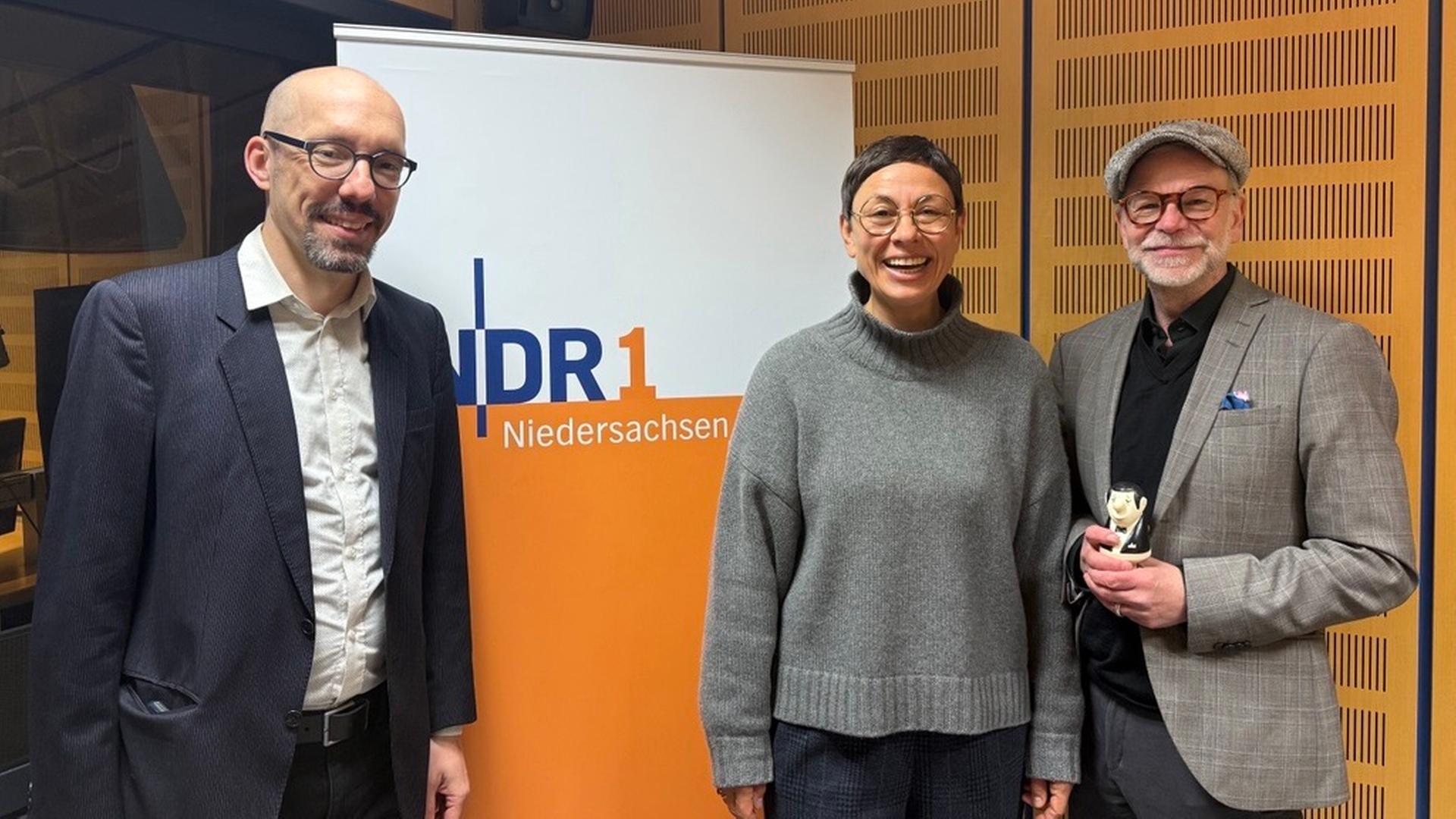 Martina Gilica mit Dirk Lausch und Thomas Jäkel. | NDR