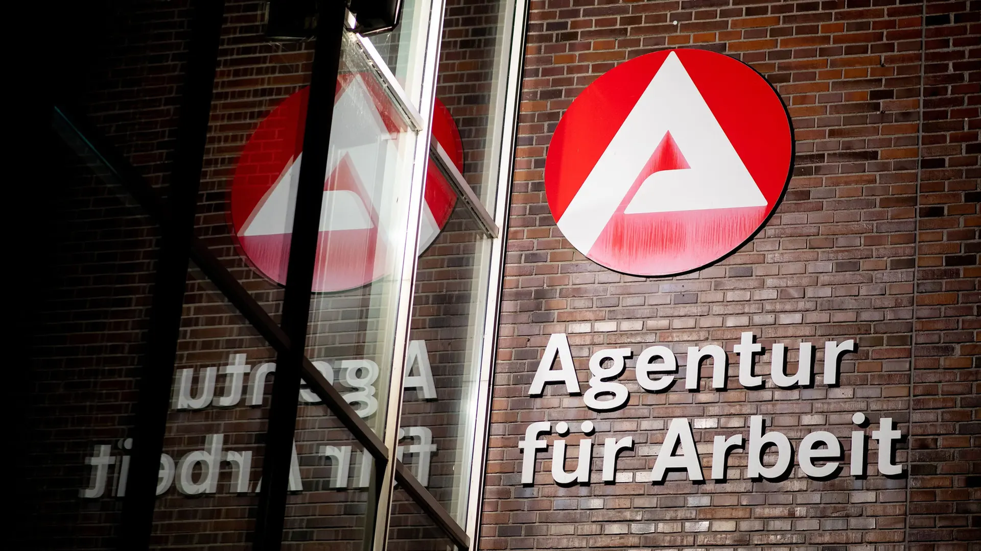 Arbeitslosenzahlen im November: Arbeitsmarkt im Seitwärtsgang