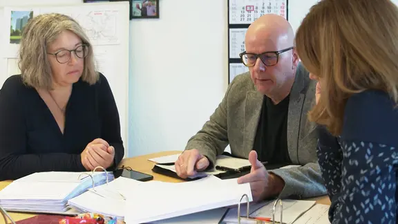 DAS! schmeckt: Hähnchen-Cordon Bleu mit bunten Pommes | ndr.de DAS! schmeckt: Hähnchen-Cordon Bleu mit bunten Pommes | ndr.de