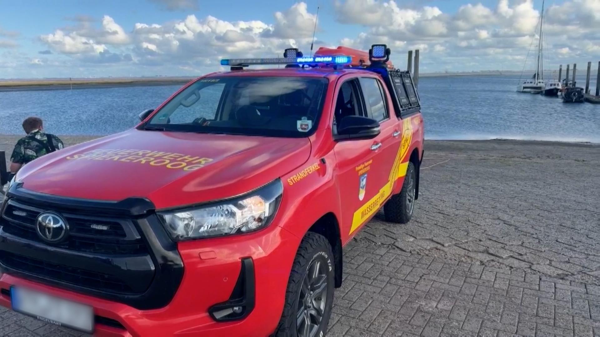 Seenot vor Langeoog: Mann kentert mit Katamaran