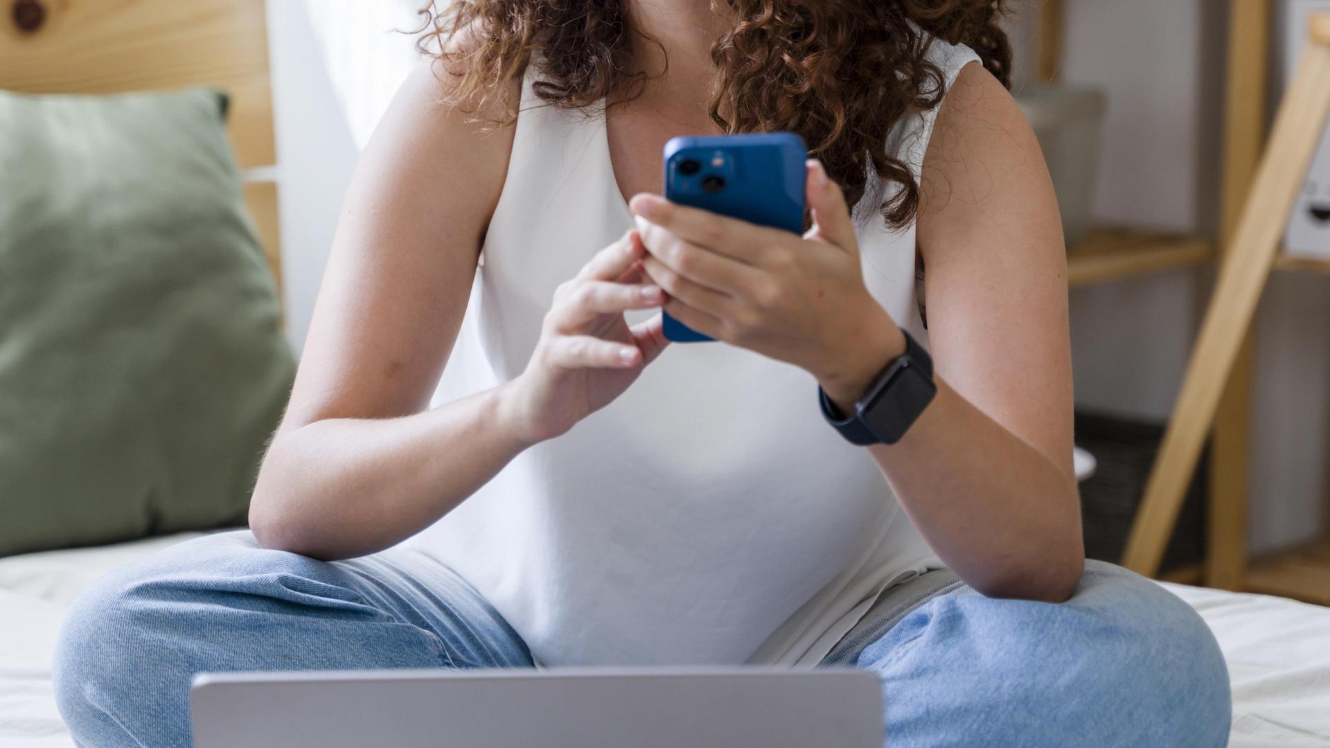 Freizeit-Studie 2025: Internet bleibt Lieblingsbeschäftigung