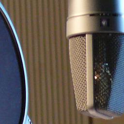 Mikrofon mit sogenanntem Popp-Filter im NDR Hörfunkstudio