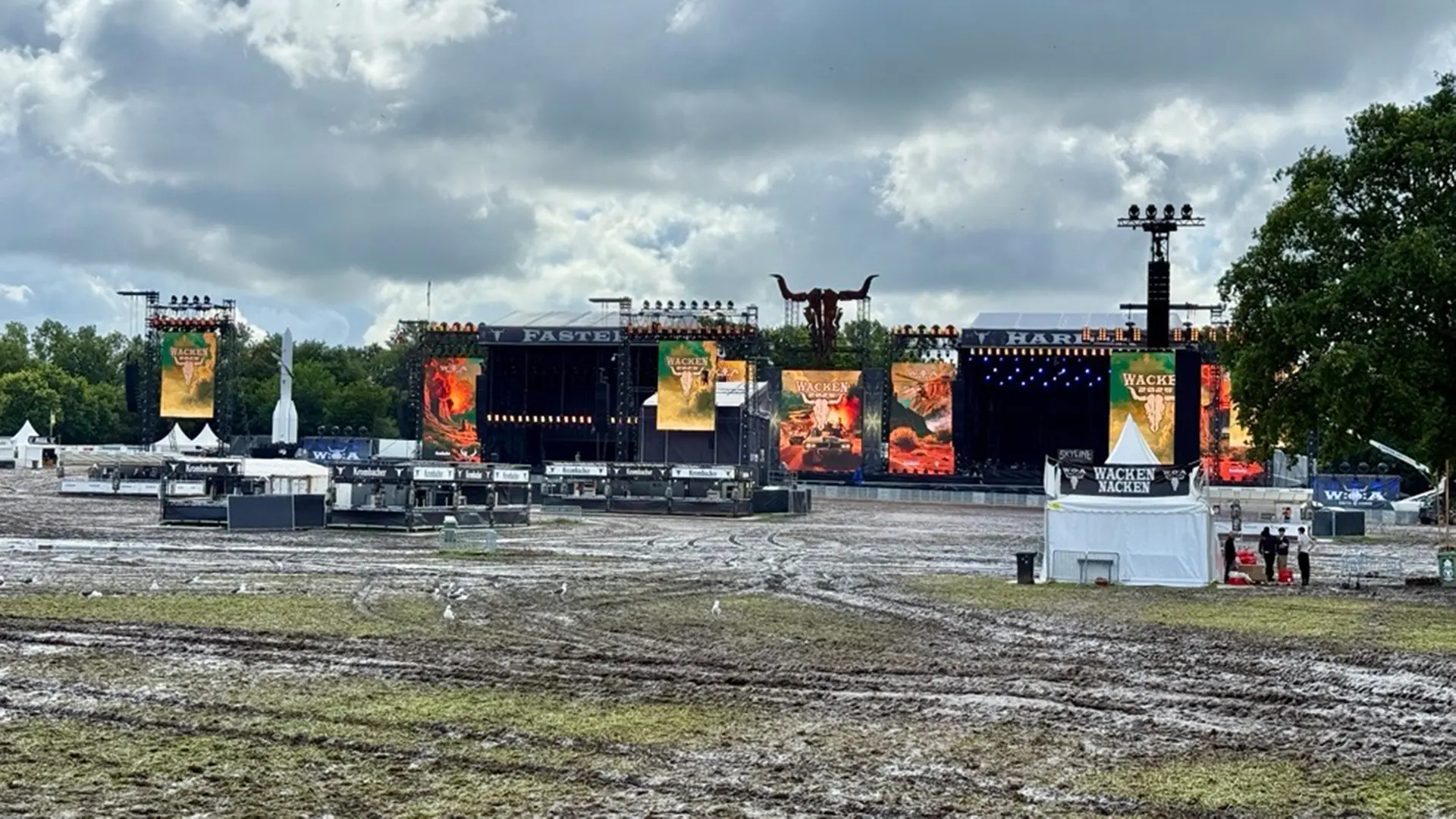 Wacken 2025 im Liveblog: Noch ein Tag Matsch, Heavy Metal und Spaß