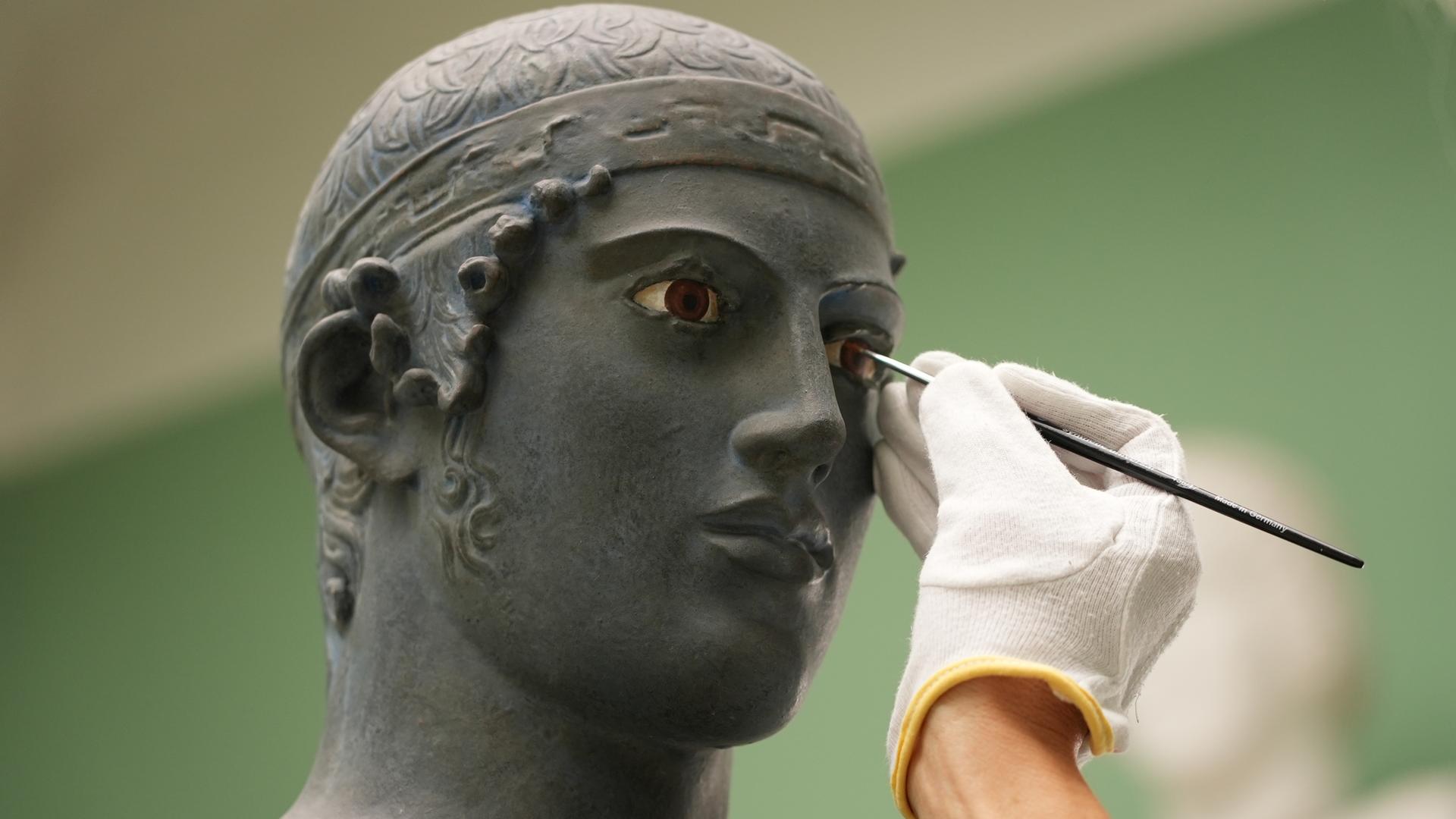 Die Augen der Gipskopie des 