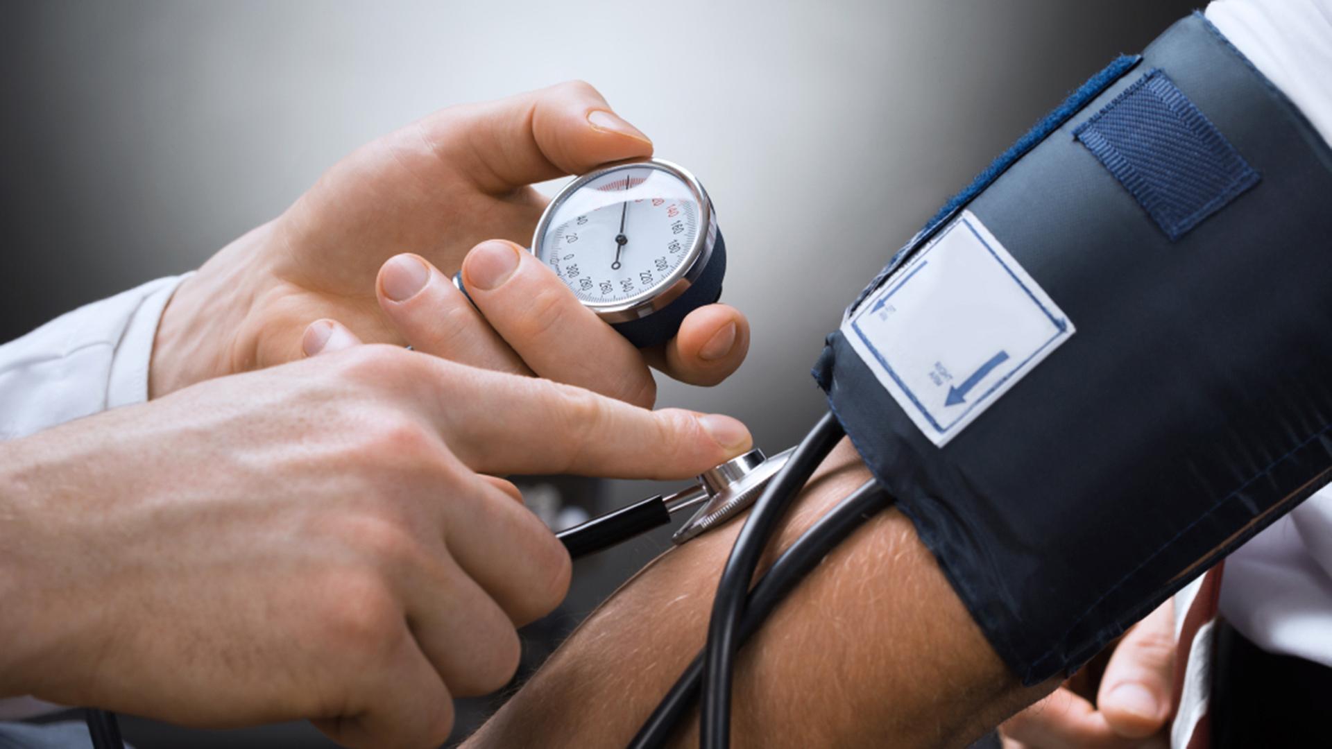 Natur-Docs: Dramatische Blutdruck-Werte - was hilft Marko P. ?