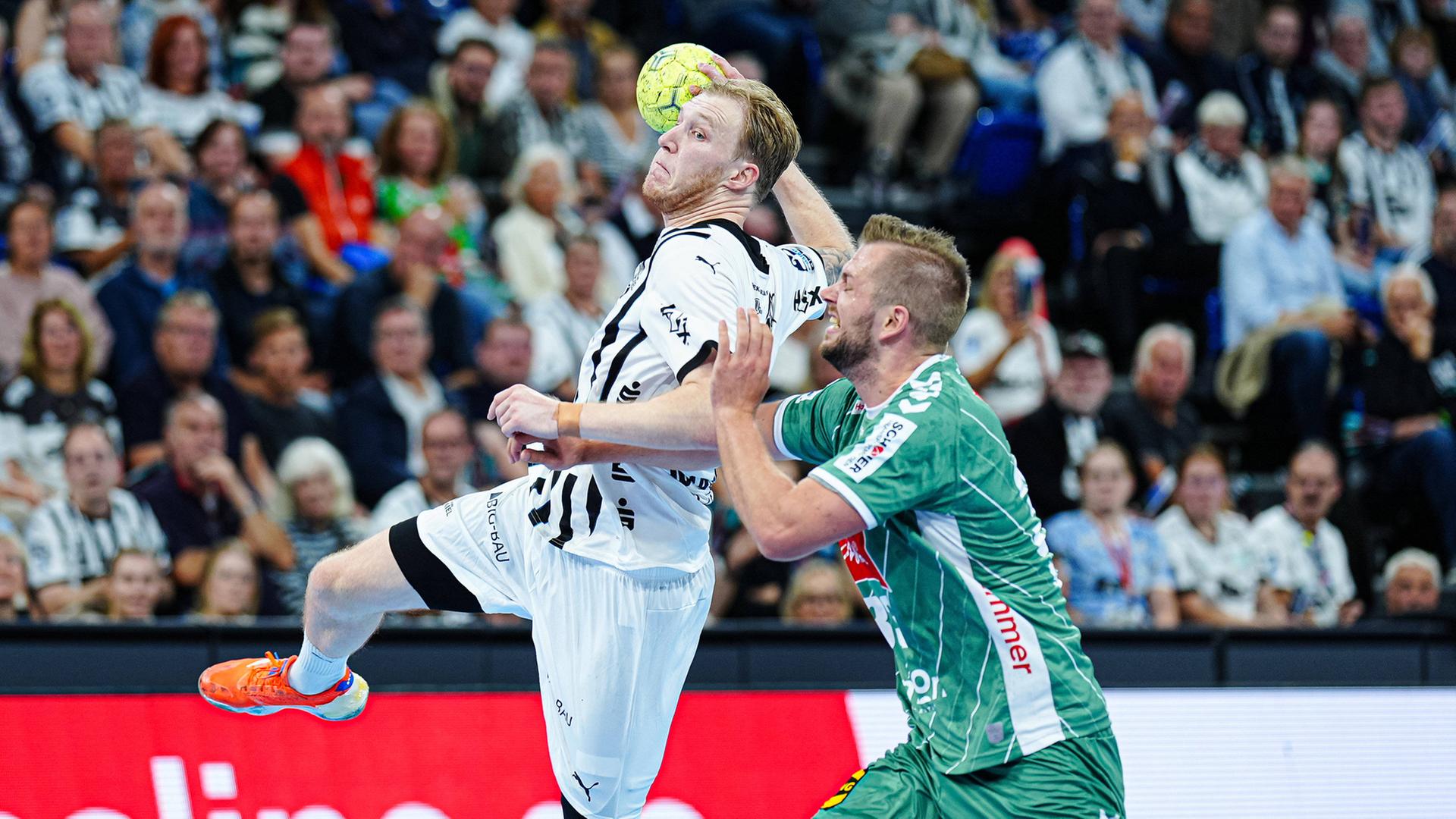 Eric Johansson im Heimspiel gegen Minden | IMAGO/Eibner
