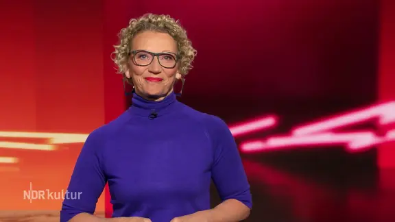 Julia Westlake moderiert.