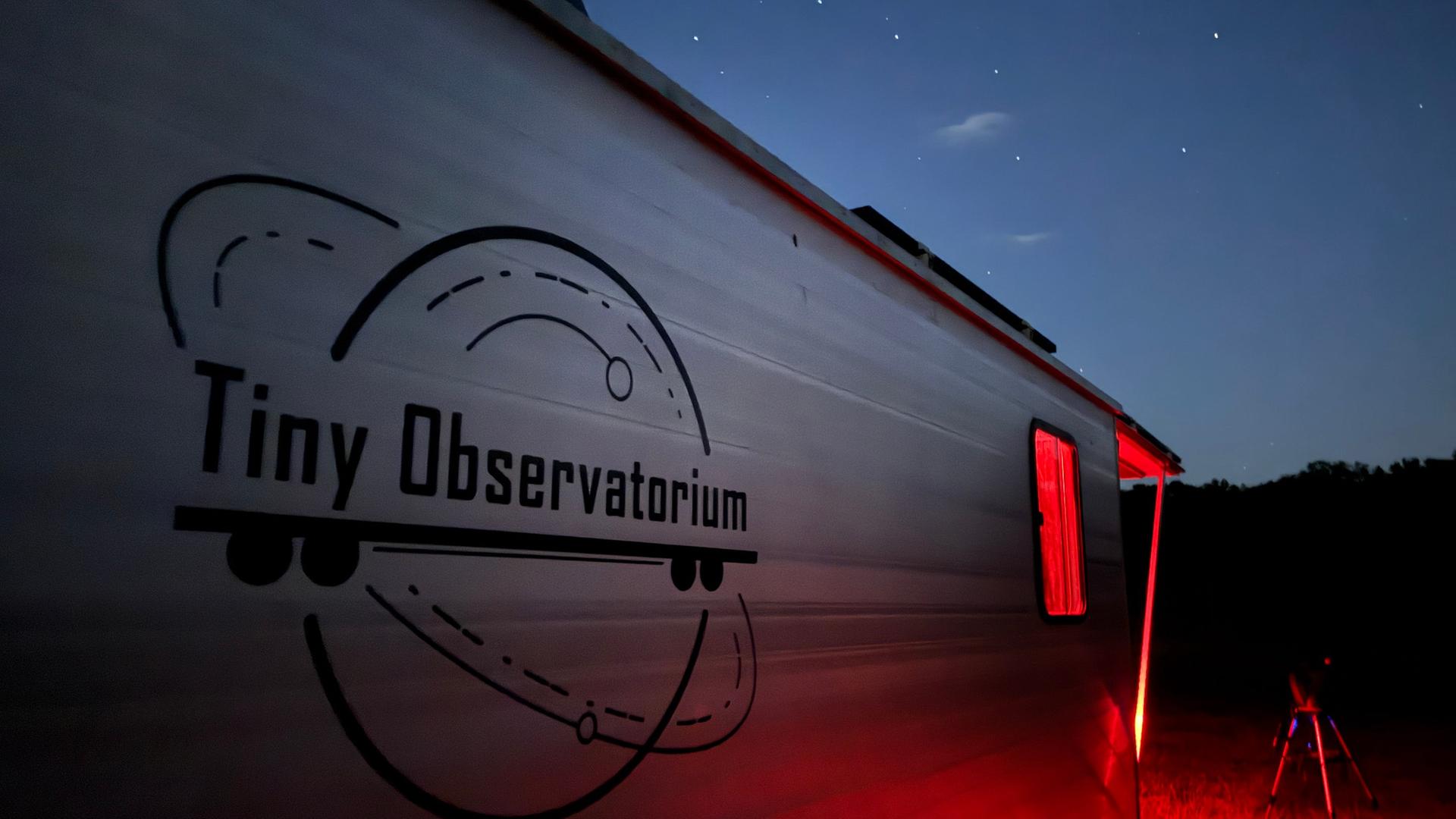 Tiny Observatorium bei Nacht. | Foto: Pascal Klug