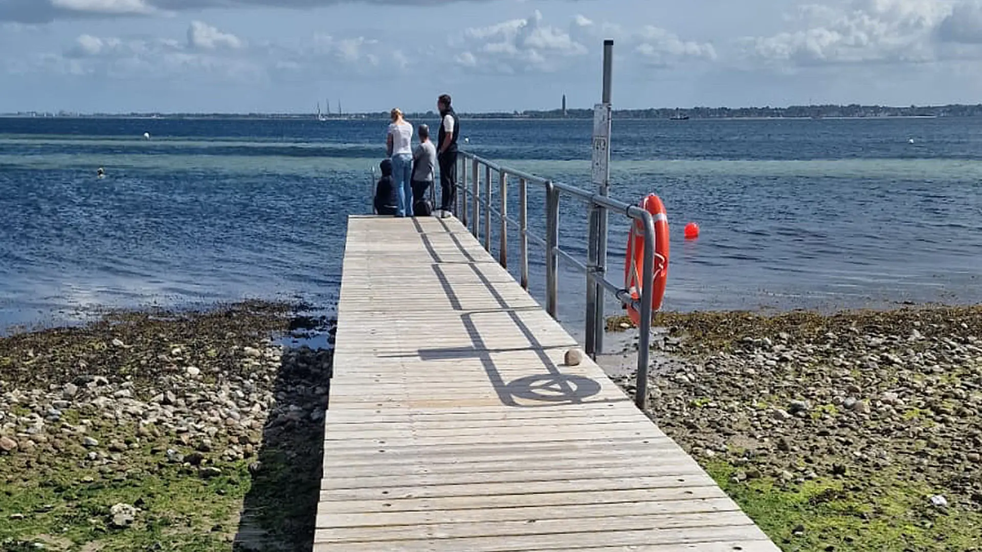 Strande: Strandbesucher retten 85-jährige Schwimmerin | ndr.de