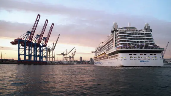 Die Aida im Hamburger Hafen.