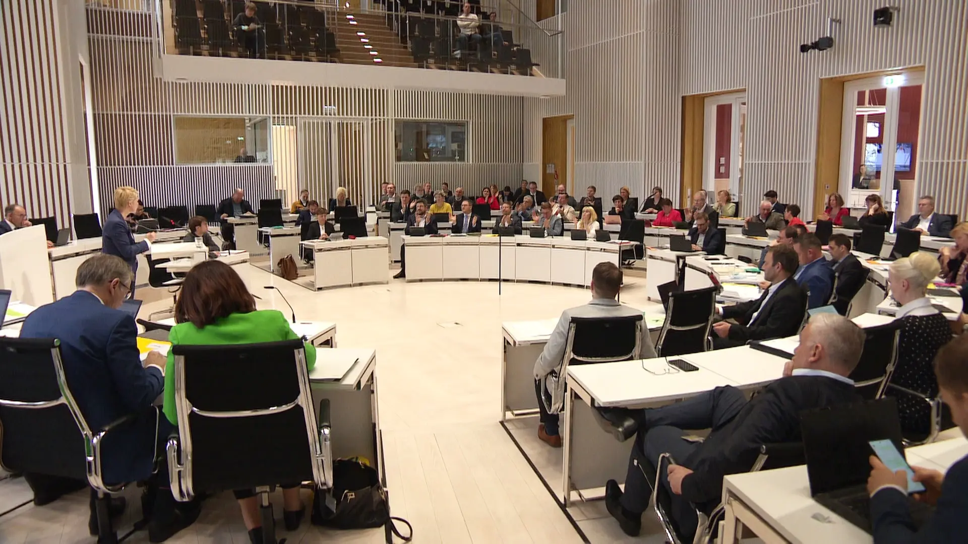 Studie analysiert AfD-Arbeit im Landtag: Soziale Verbände im Fokus von Kleinen Anfragen