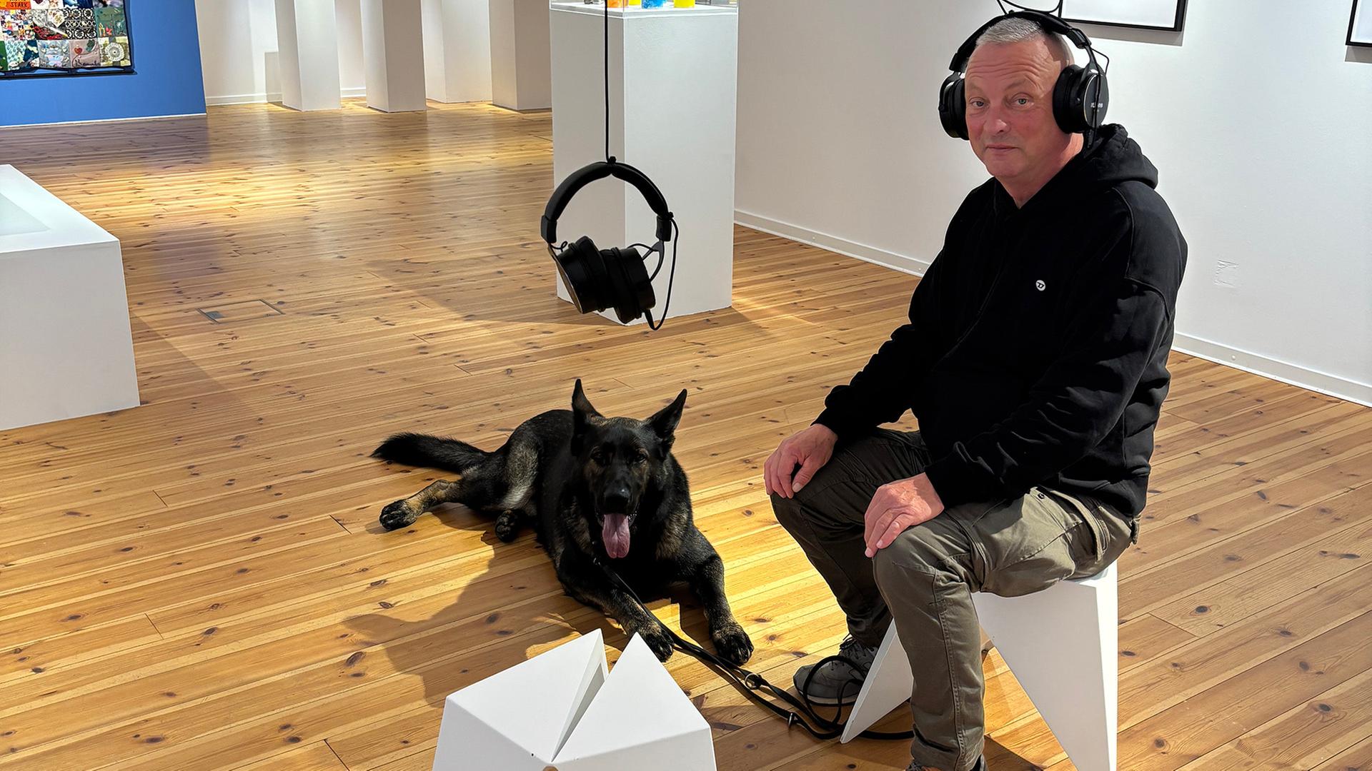 Mit dem Hund ins Museum? In Rostock ist das jetzt möglich