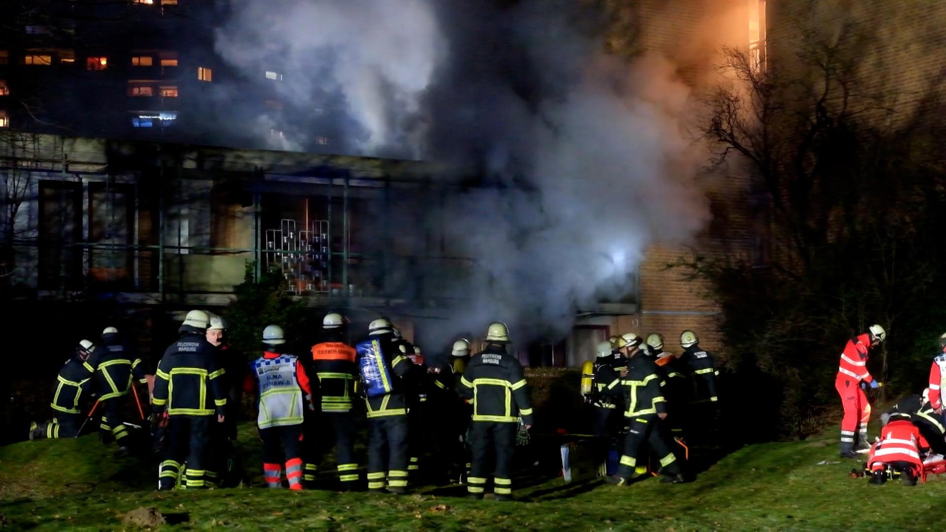 Mann stirbt bei Feuer in Pflegeheim in Steilshoop