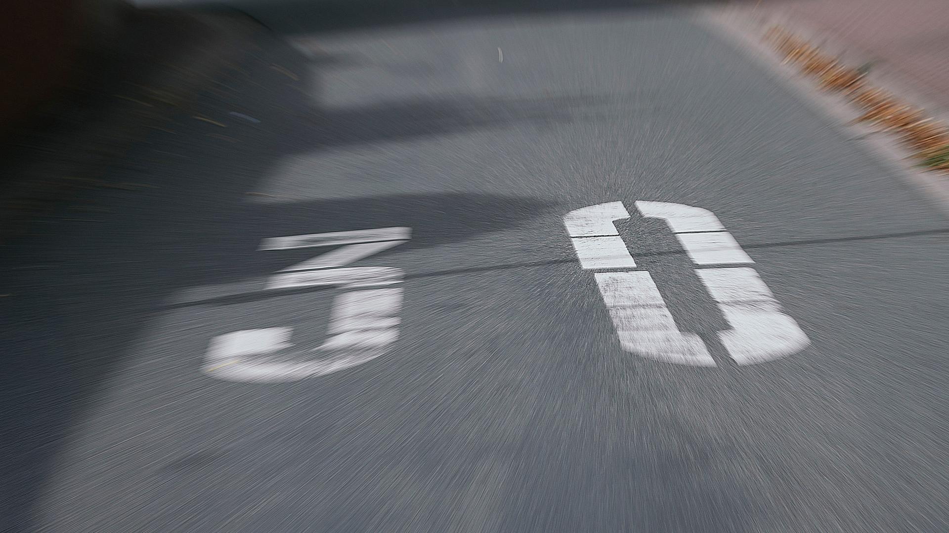 Schwerin: An zwei Stellen müssen Autofahrer langsamer fahren