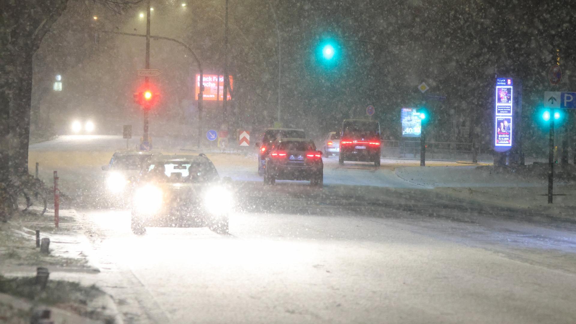 Schneefall im ganzen Norden: Straßen können gefährlich glatt sein