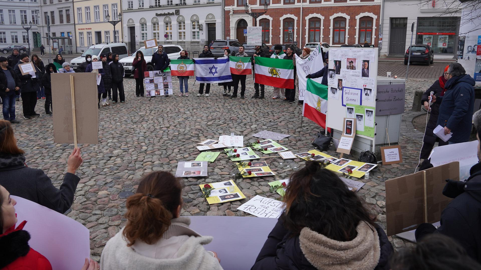 Wismar: Etwa 100 Teilnehmer auf Iran-Demonstration