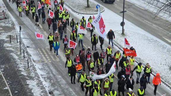 People strike on the streets People are on strike in the streets