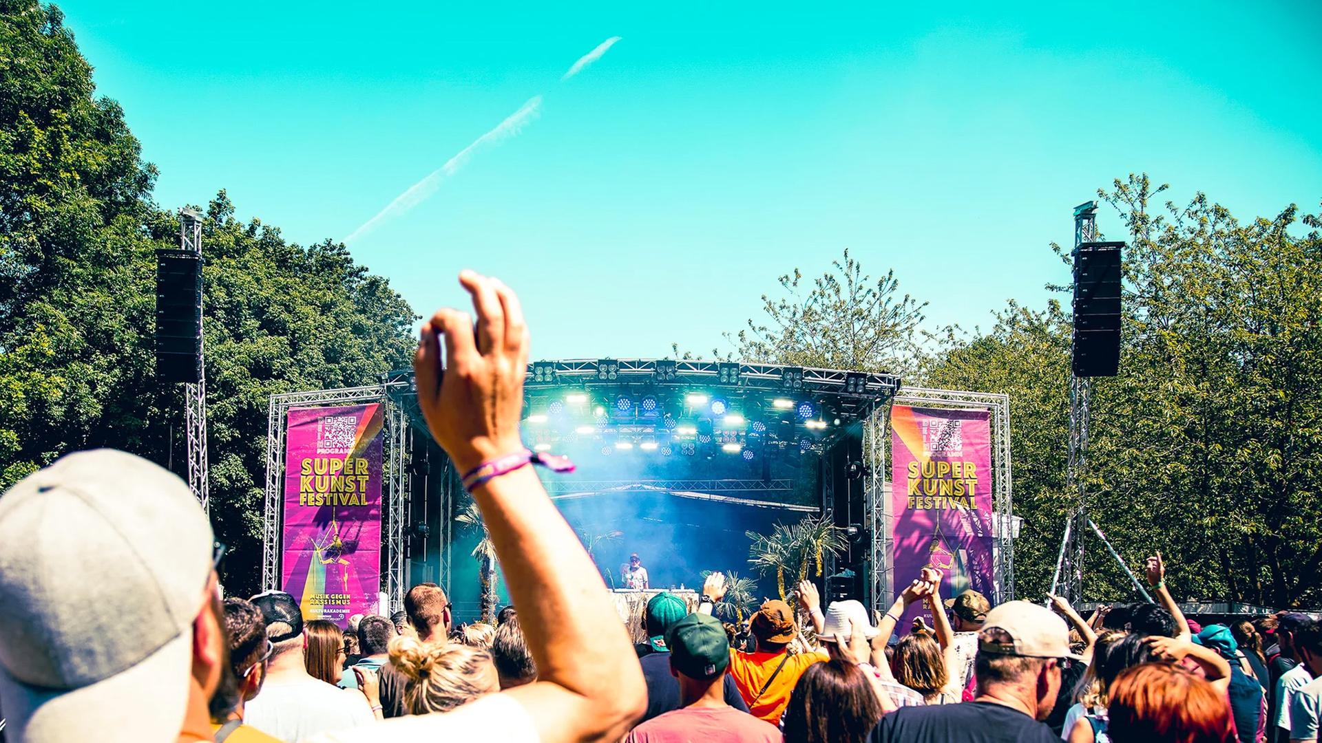 Superkunstfestival: Größtes inklusives Festival in Lübeck st