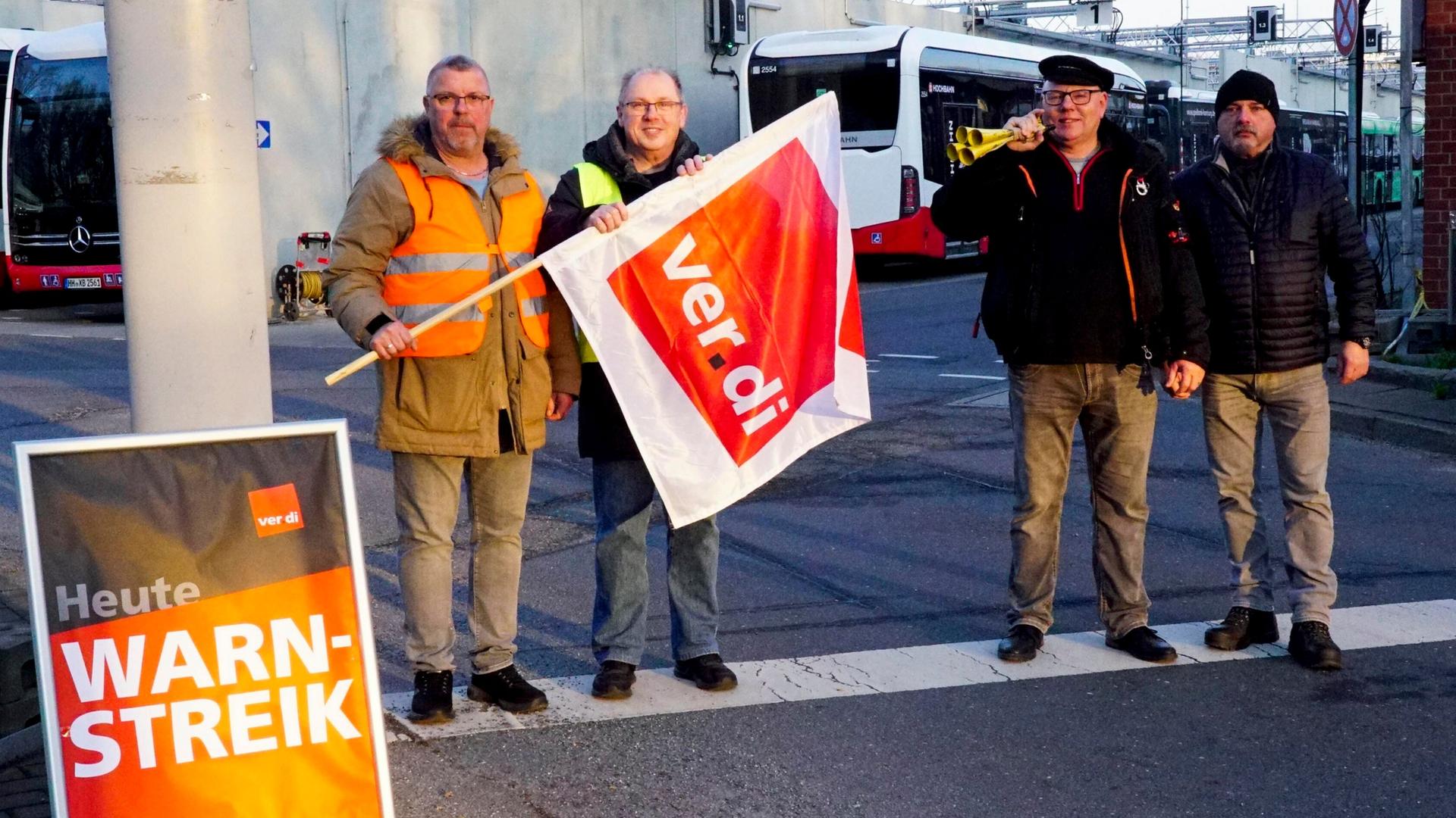 Warnstreik in Hamburg: U-Bahnen stehen still, Busse fahren vereinzelt