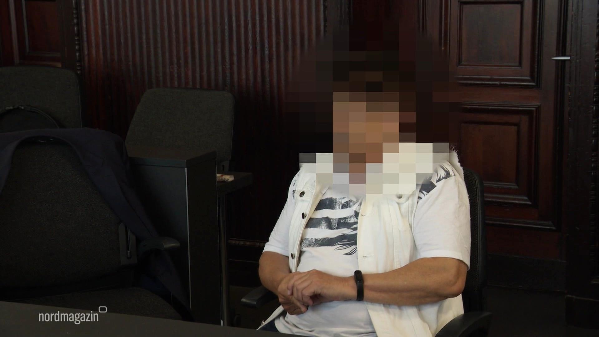 Prozessauftakt in Schwerin: Mann soll Stieftochter missbraucht haben
