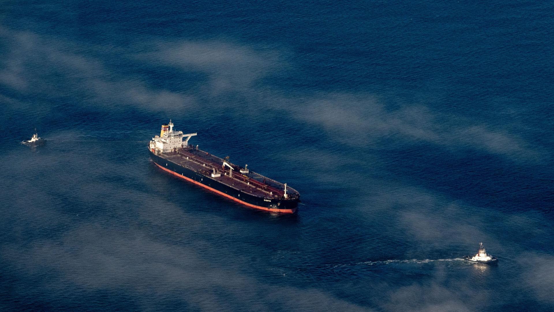 Die Eventin vor RÃ¼gen. | picture alliance, dpa, Stefan Sauer