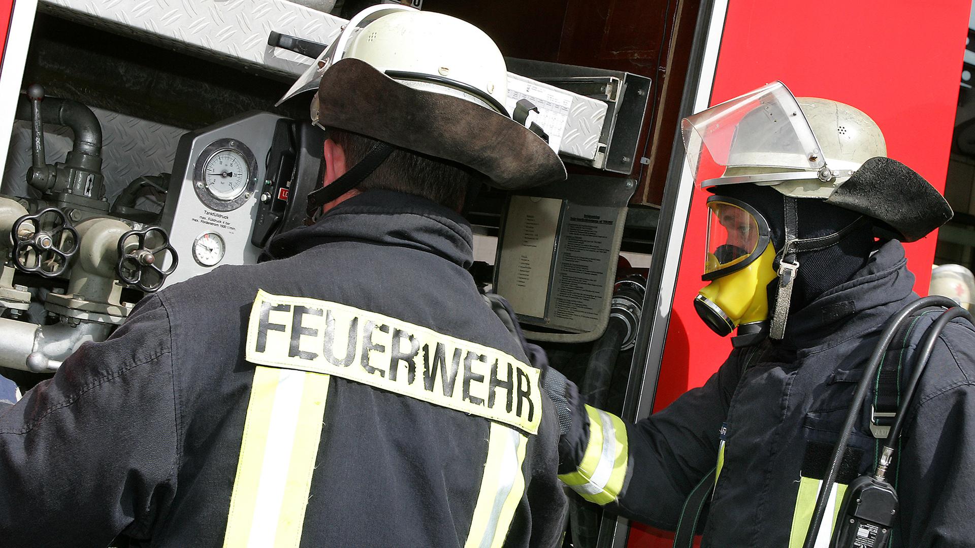 Dobbertiner See: Strohpresse in Brand geraten