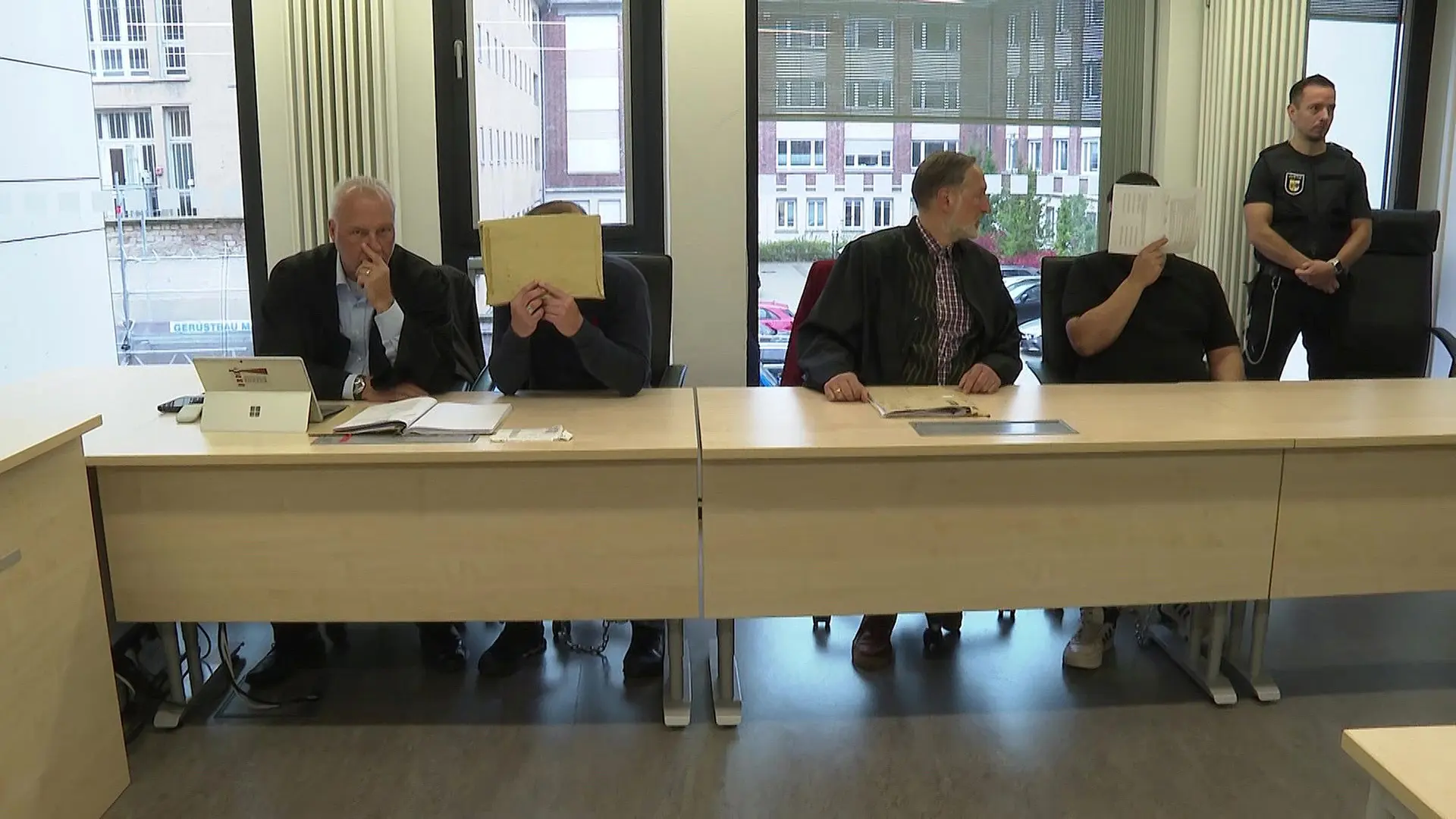 Prozess wegen Geldautomaten-Sprengungen in MV: Männer legen Geständnis ab