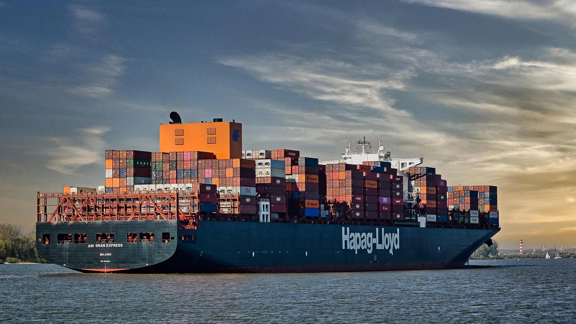 Hamburger Reederei Hapag-Lloyd rutscht in die Roten Zahlen
