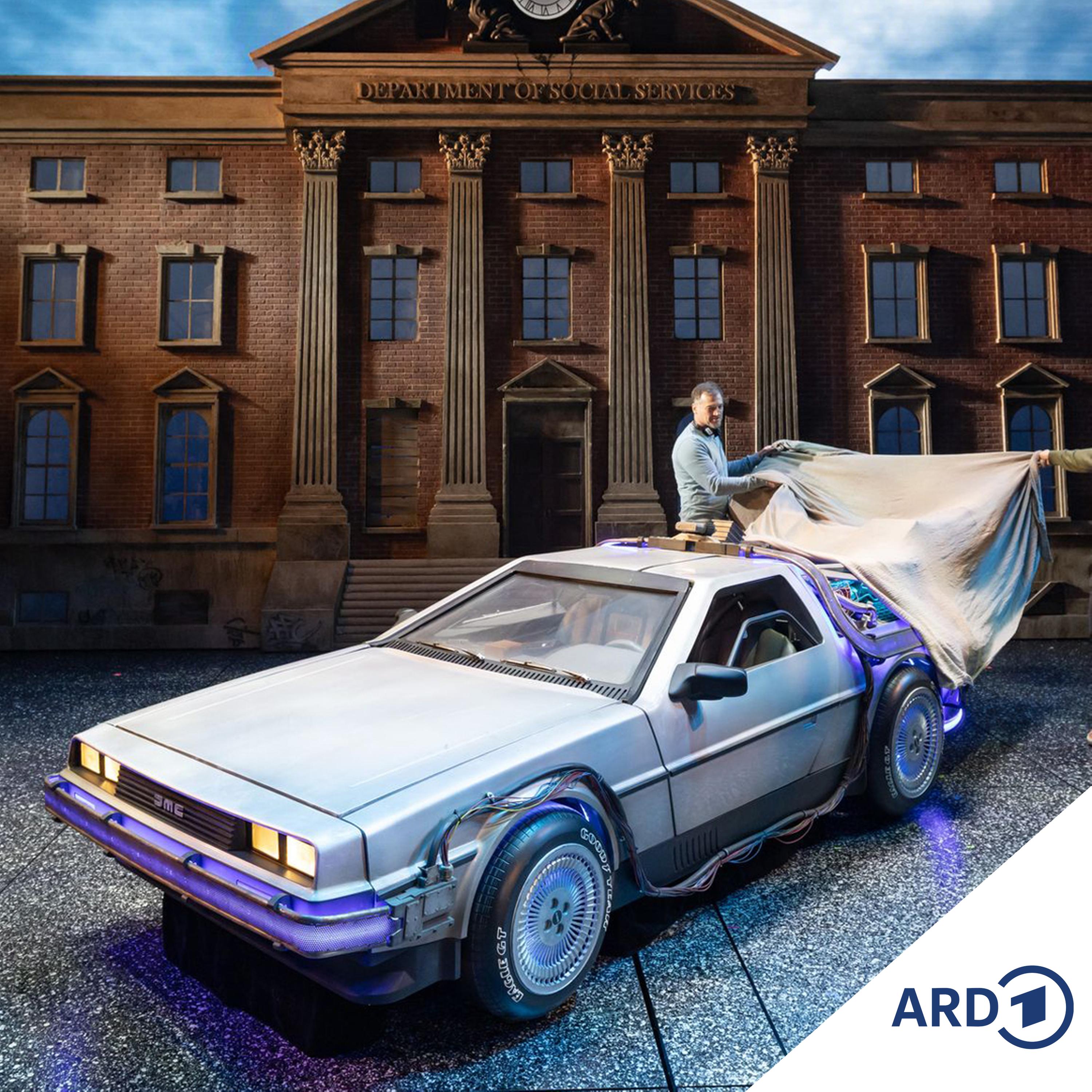 DeLorean wird Musicalstar: Teuerste Bühnenauto der Welt steht in Hamburg