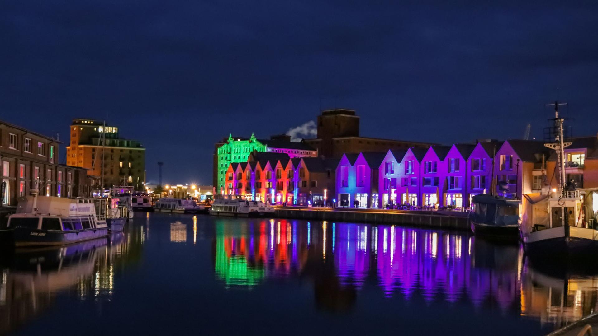 Novemberlichter in Wismar: Lasershow, Laternenbasteln und Musik