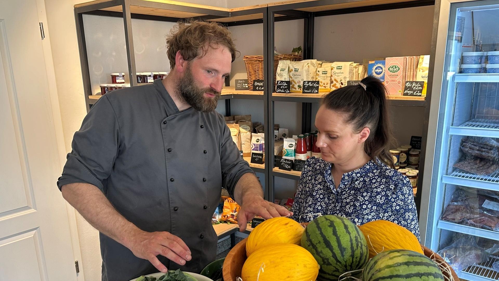 Kuchen, Konzerte, Küche: Dieser Laden rettet ein Dorf in MV