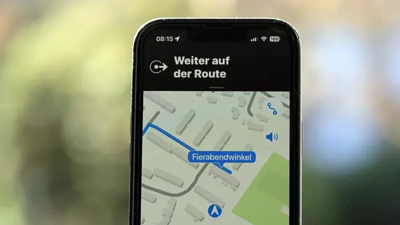 Ein Navigationsystem auf dem Smartphone in Nahaufnahme