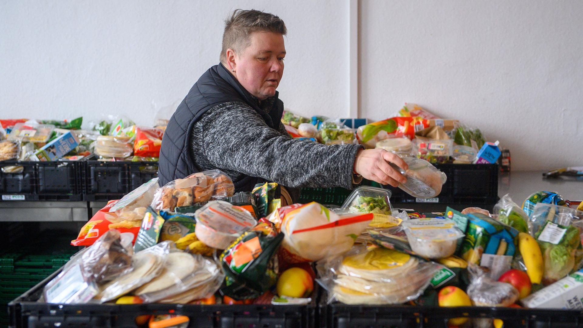 Tafeln in SH unter Druck: Warum die Spritpreise zum Problem werden