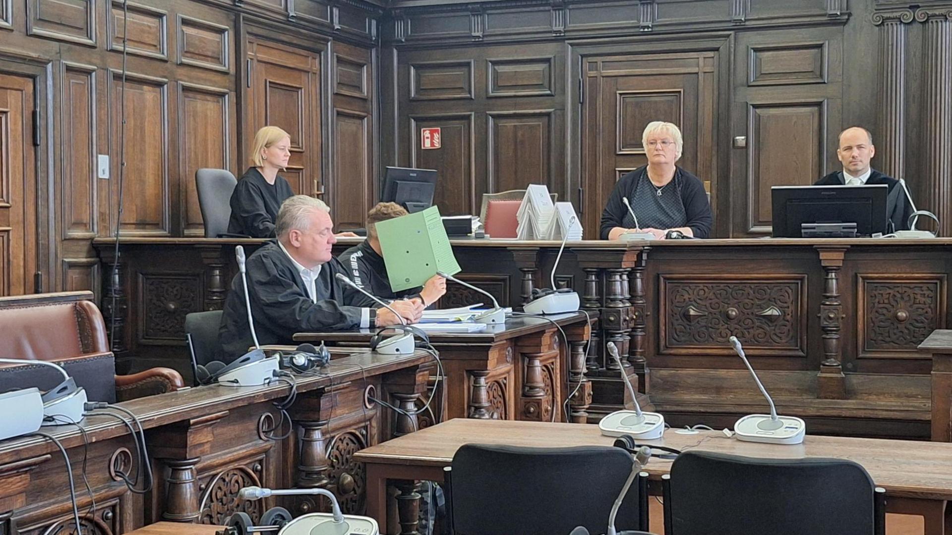 Hamburg: Prozess wegen versuchtem Totschlag im Drogenrausch startet