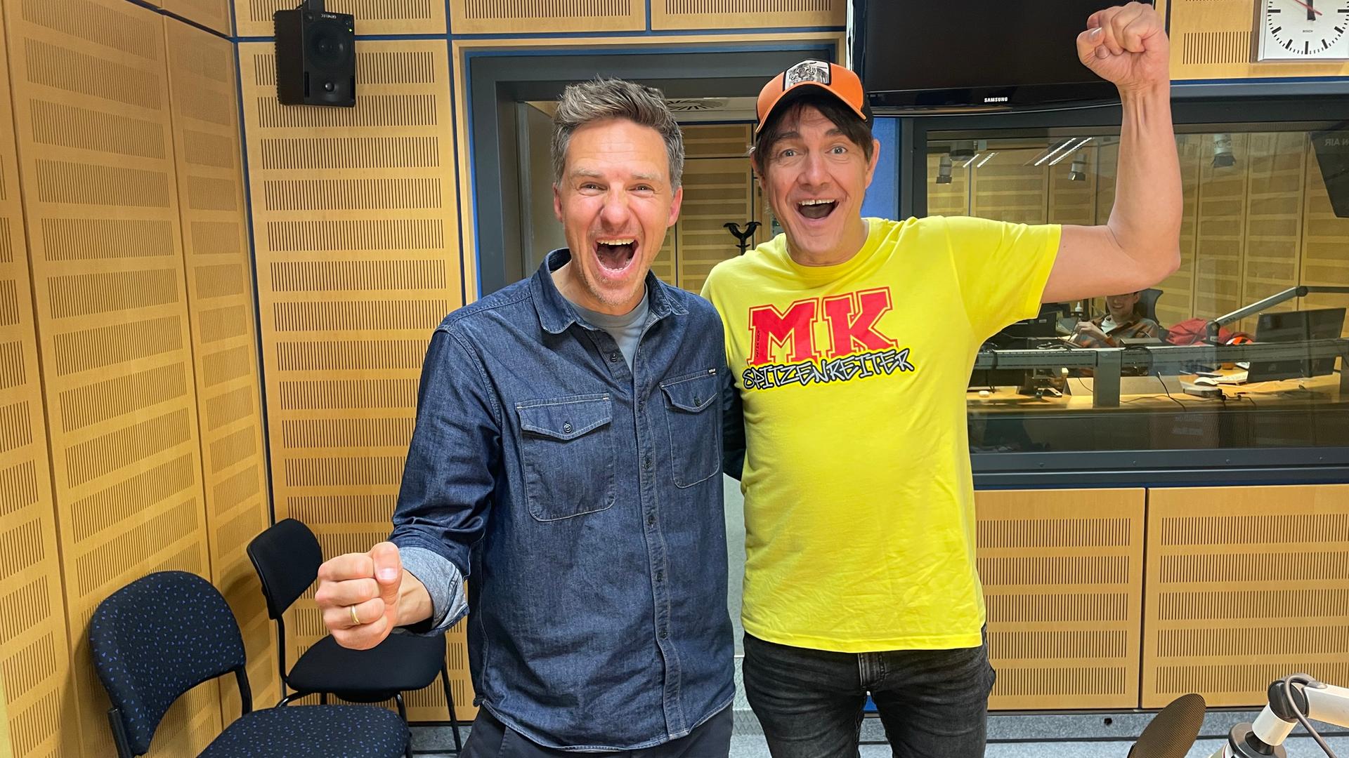 Arne-Torben Voigts und Matze Knop jubeln | NDR