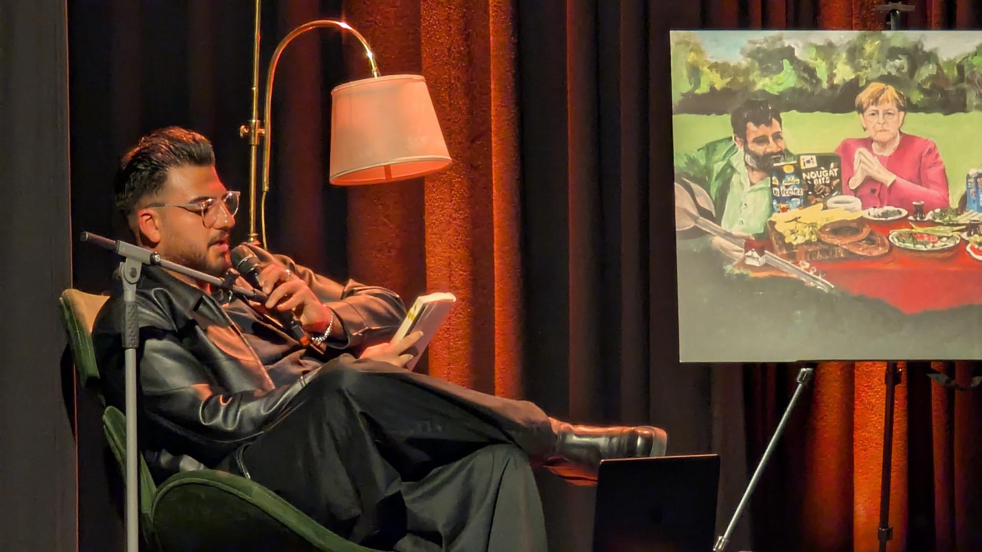 Tahsim Durgun bei einer Lesung. | NDR, Christopher Haar