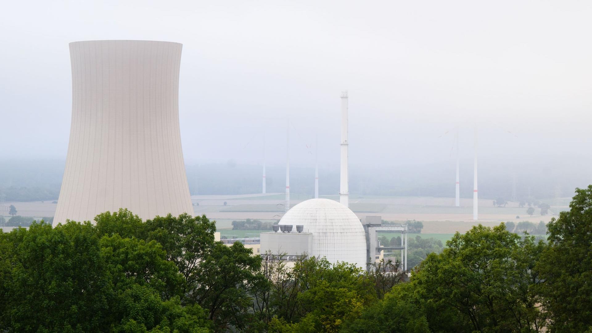 Das stillgelegte Atomkraftwerk Grohnde | picture alliance/dpa | Julian Stratenschulte