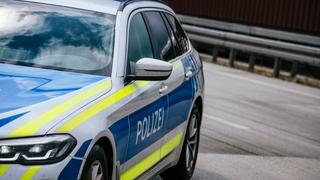 Ein Streifenwagen der Autobahnpolizei.