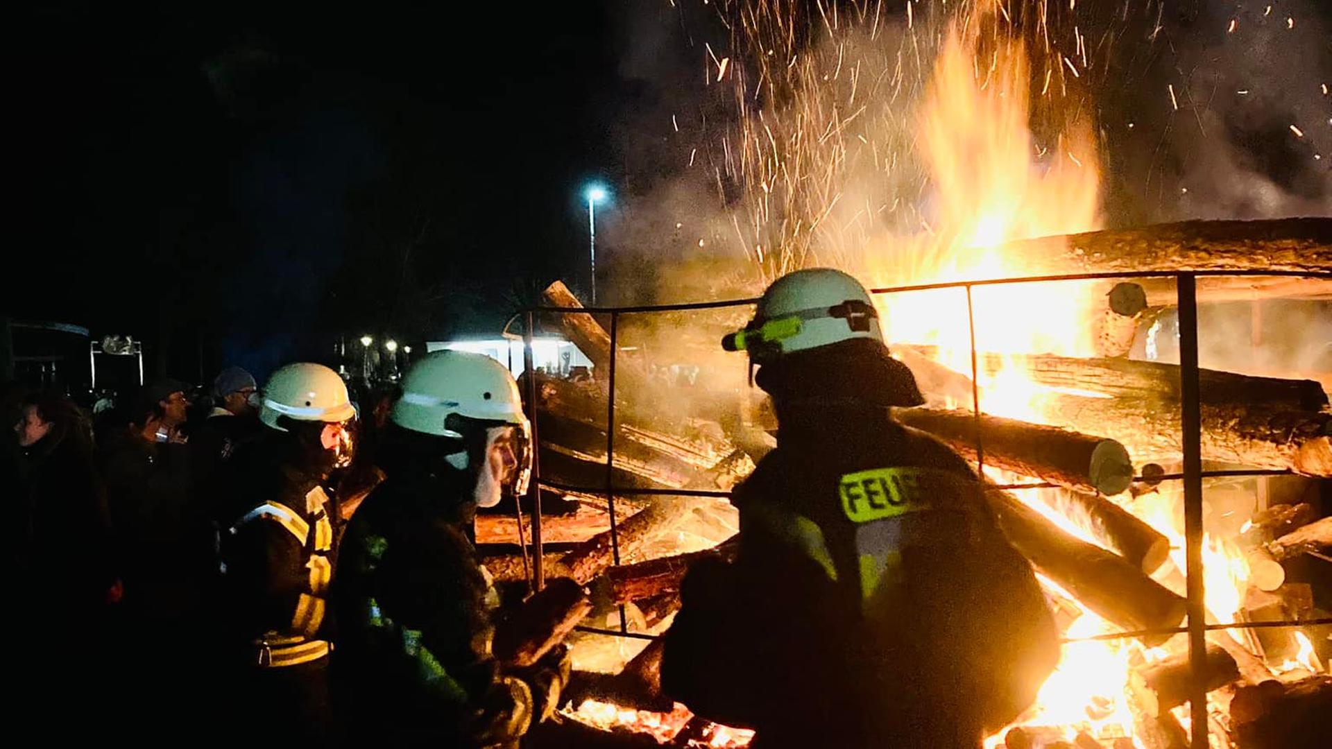 Viele Osterfeuer zwischen Haff und Müritz