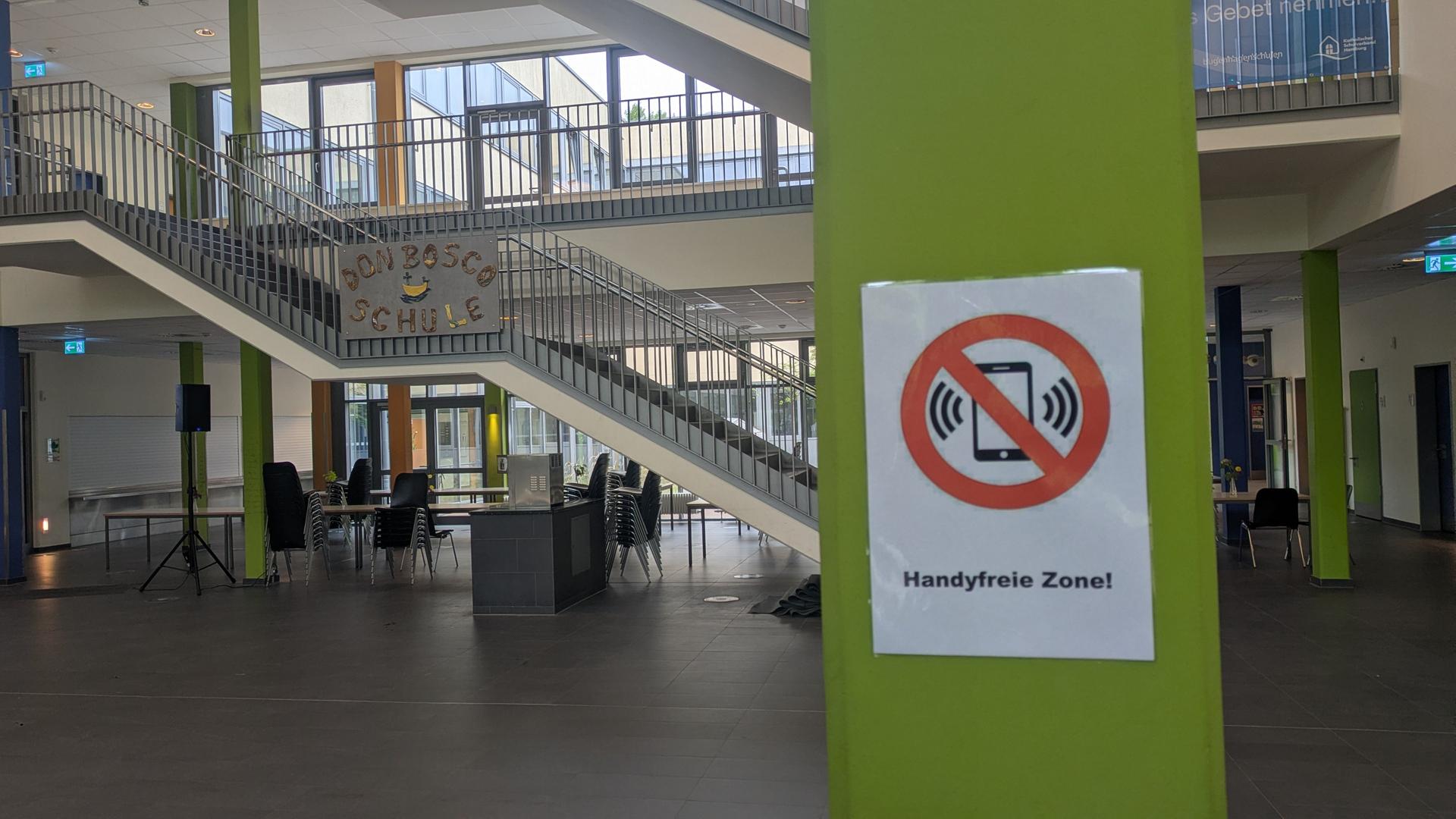 Pilotprojekt: Schülerhandys kommen morgens in den Tresor