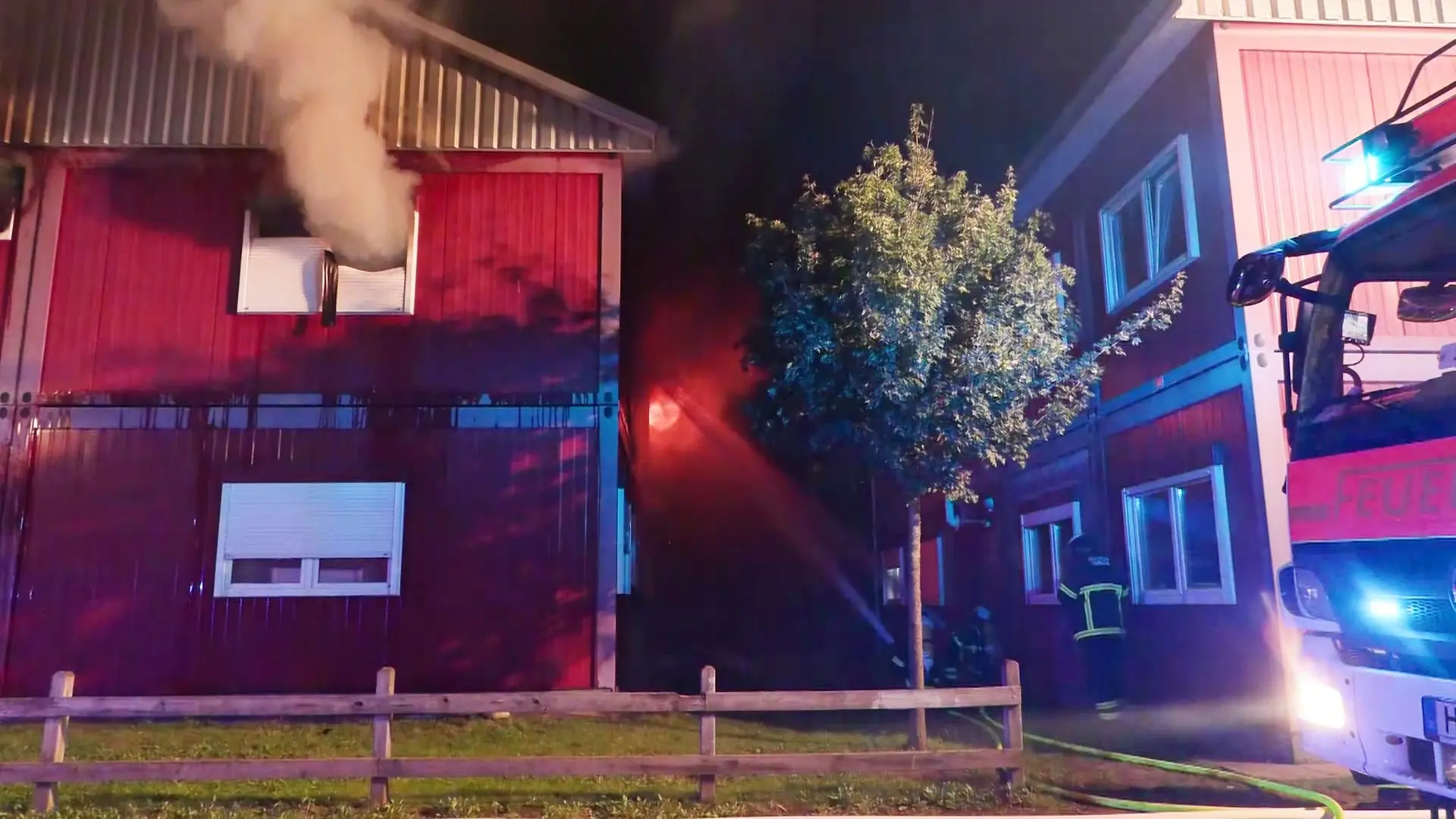 Zwei Leichtverletzte bei Brand in Hamburger Flüchtlingsheim