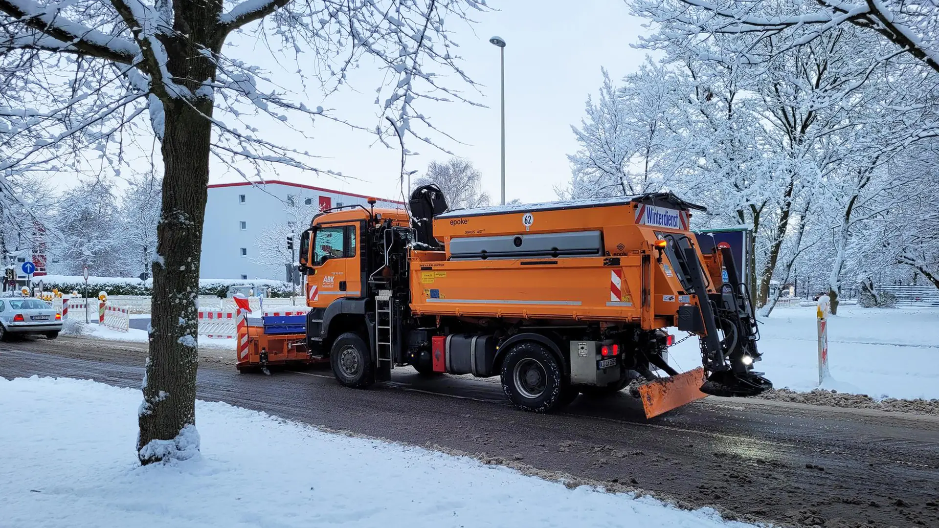 Winterdienst startet: Tonnenweise Salz und Streugut stehen bereit