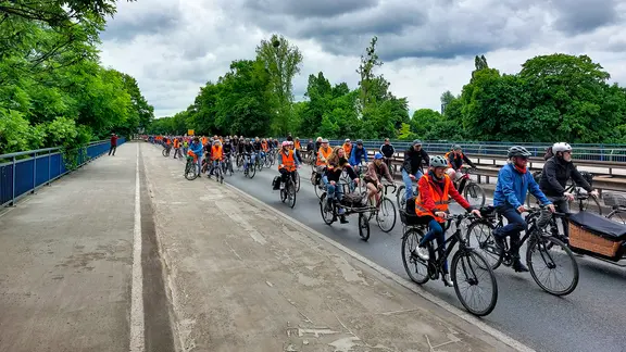 Teilnehmer einer Sternfahrt des ADFC in Hannover