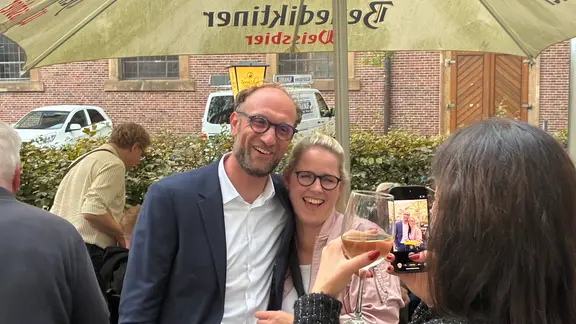 Oberbürgermeister Jens Hofschröer (CDU) in Lingen nach dem Wahlsieg. | NDR, Anke Heilemann Oberbürgermeister Jens Hofschröer (CDU) in Lingen nach dem Wahlsieg.