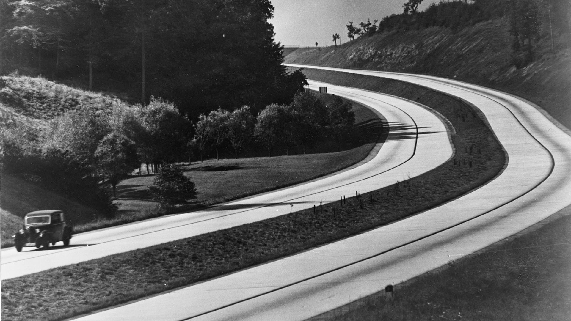 Deutsche Autobahn, circa 1936 bis 1939 | picture alliance / World History Archive | -