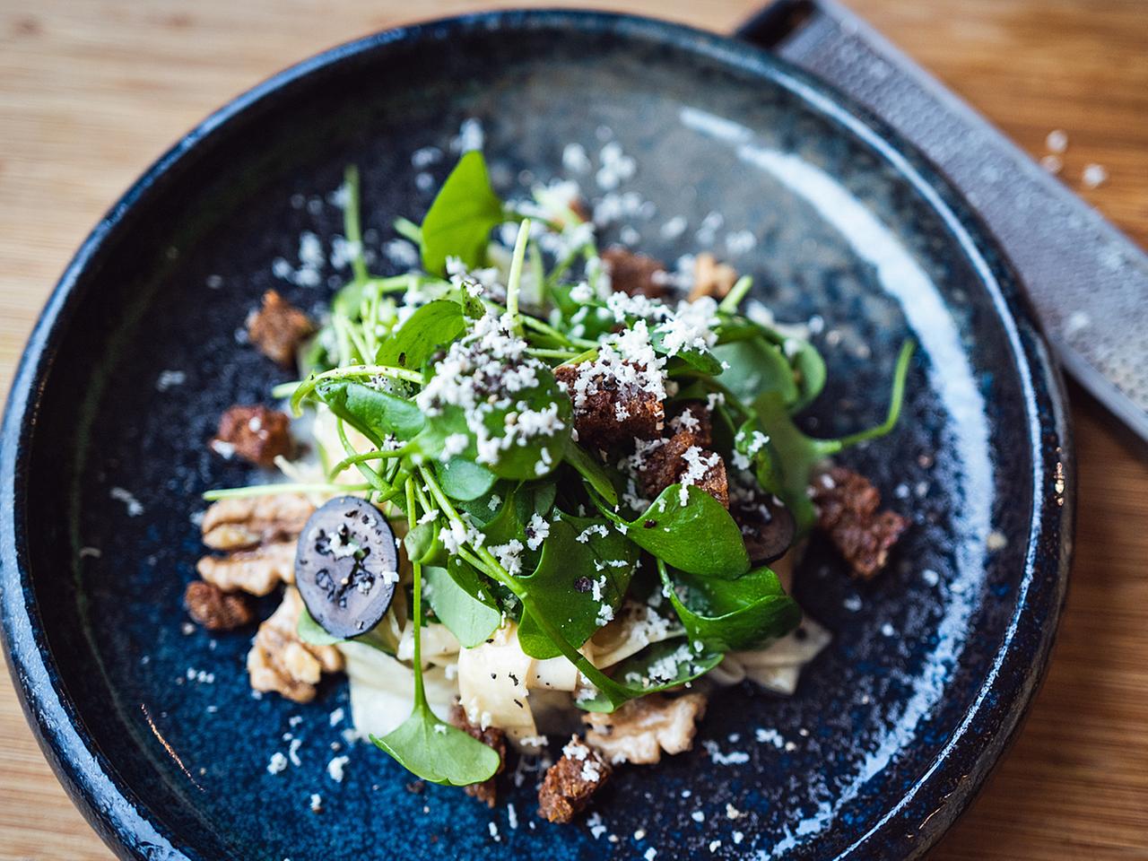 Sellerie-Salat mit Walnüssen