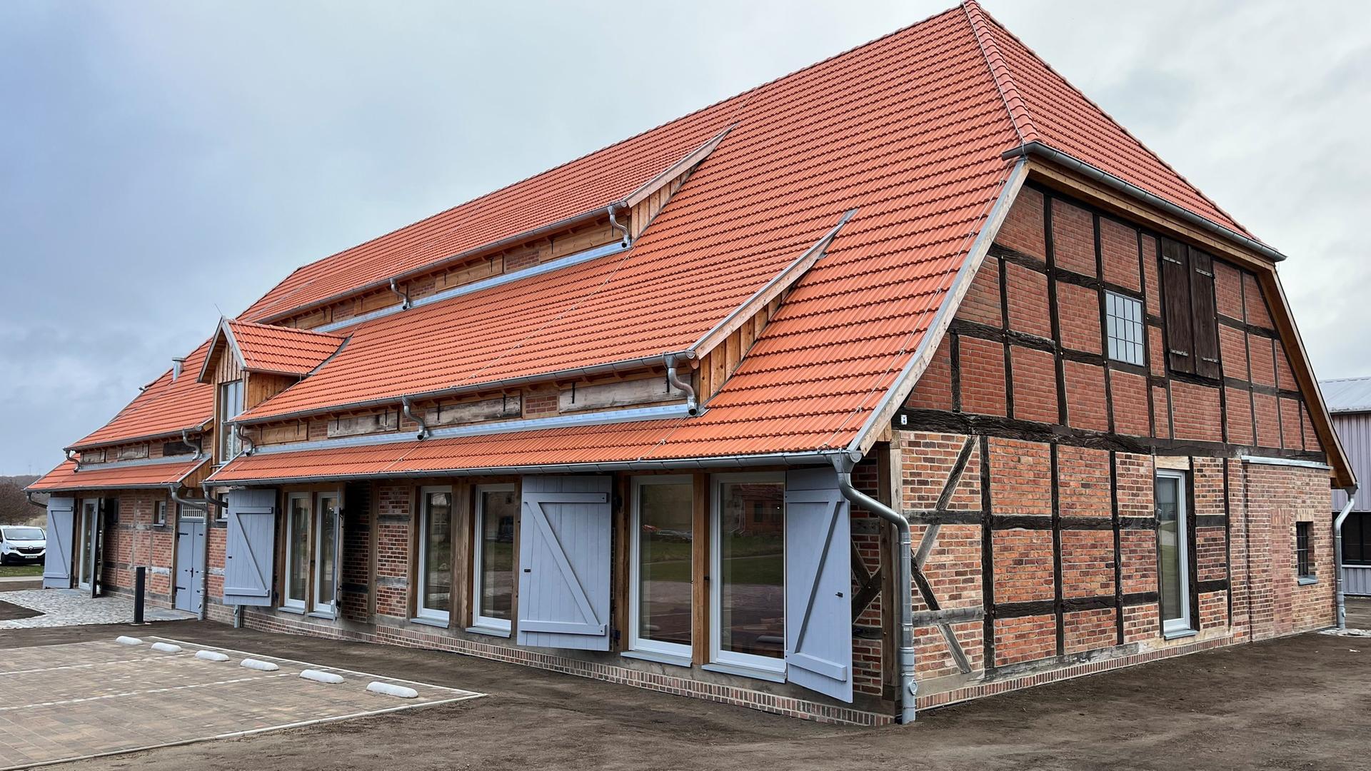 Pferdestall in Gülzow für 3 Millionen Euro zu Büros umgebaut