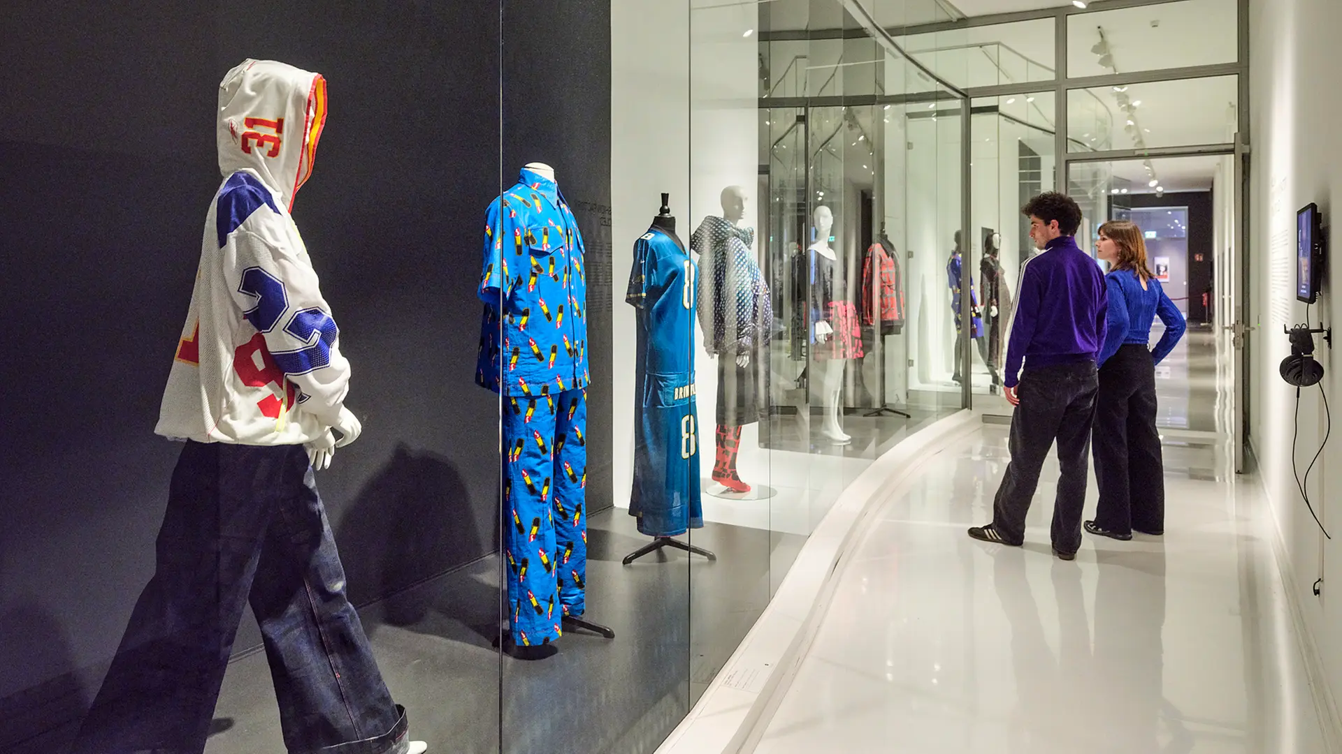 MKG zeigt recycelte Fashion von Pariser Modelabel XULY.Bët